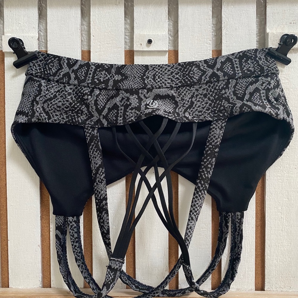 Sports bra, no pads included